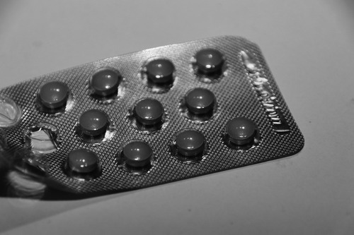 black and white levitra pills